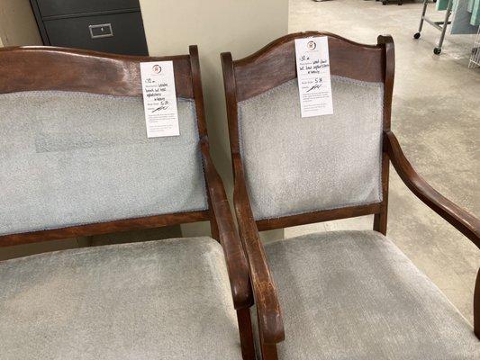 Very nice antique setter and matching chair