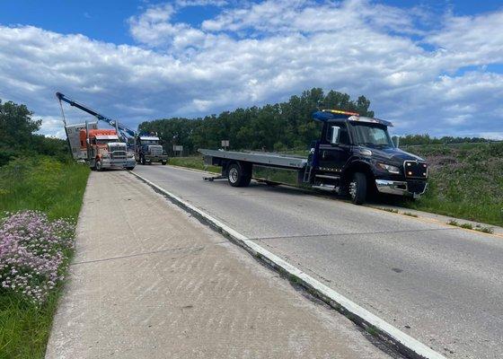 Tow truck Hartford Connecticut