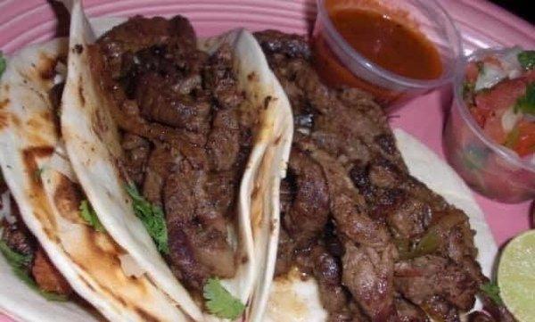 Tacos de fajita de res