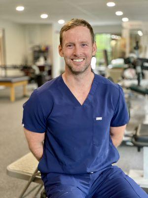 Dr. Stephen Wiley DPT. Director of the Roslyn Office, Specializing Back pain and Post Operative Rehab