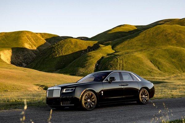 ROLLS-ROYCE GHOST