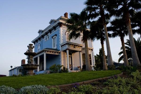 Exquisite front view of the STARR Mansion Bed & Breakfast