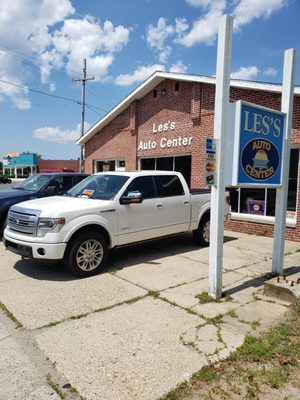 Les's Auto Center