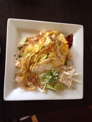 Glass noodle Pad Thai with egg wrap/ omelette