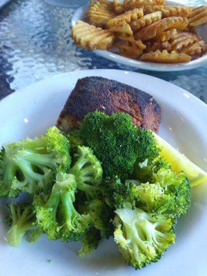 Blackened MahiMahi and fresh broccoli