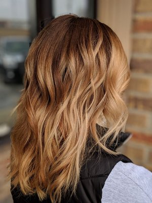 Balayage blonding