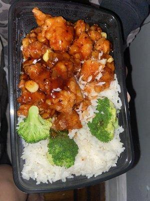 General Tsos Chicken White Rice