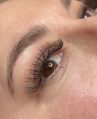 Light Volume Lash Extensions