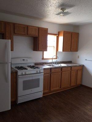 1 bedroom apt. with newly remodeled kitchen and bath 728 N. Ave. Q  apt. B  $480.00 water paid