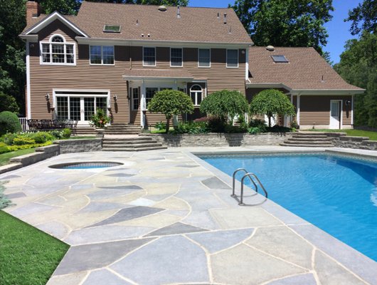 RenuKrete pool deck, Classic Flagstone in Granite Slate