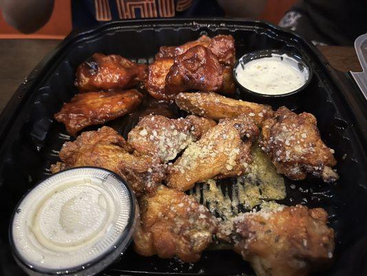 16 ct. Wings (Honey Bourbon BBQ and Garlic Parmesan)