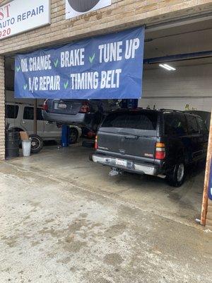 Oil change,Brakes,Tuneup, A/C Services