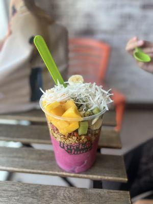 Tropical Pitaya Bowl