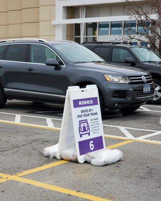 Very organized curbside pickup