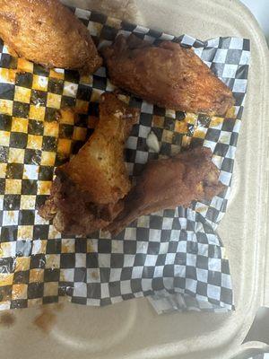 Jamaican / Hot Garlic Chicken wings, and the Veggie wrap were all on point! Delicious char on nice sized wings. Great value.