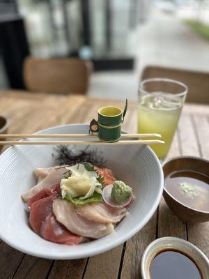 Assorted sashimi bowl.