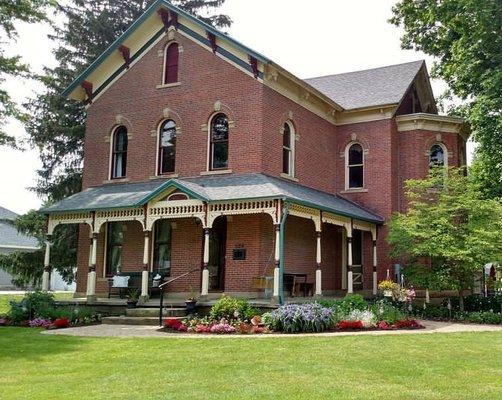 Brick House on Main Bed & Breakfast in Gnadenhutten, Ohio.