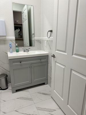 Bathroom vanity