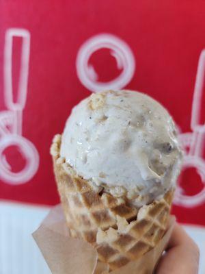 Sunday Best Banana Pudding in a Waffle Cone