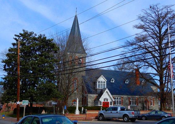 Christ Episcopal Church, St. Michaels MD -- amazing magnolia out front!