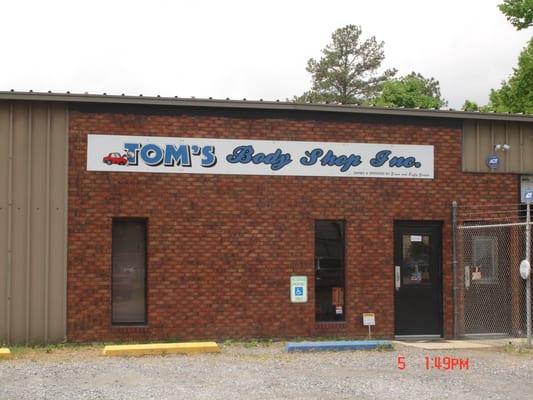 Toms Body Shop has been serving Rock Hill since 1977.