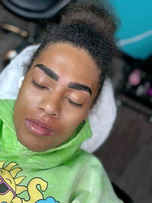 Brow waxing & Shaping.