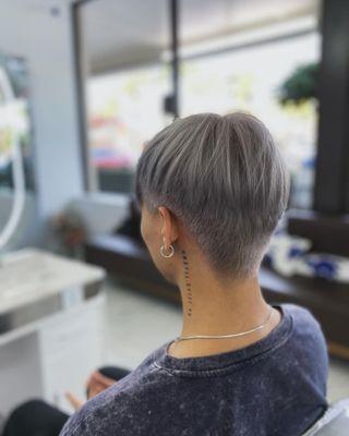 Platinum silver hair color and hair cut