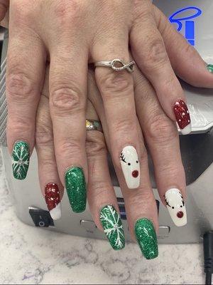 Christmas bedazzle by Rey - Nail Technician