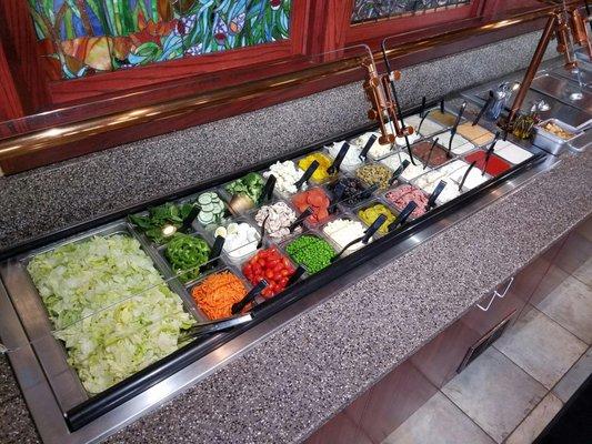 Salad bar healthy and fresh.