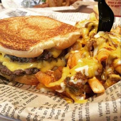 Cheeeesy Burger with chili cheese fries