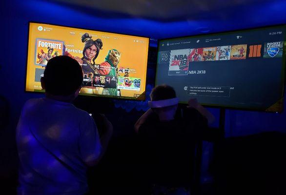 indoor and event hall virtual reality and video game parties