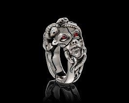 Patrona Ring, Sterling Silver Ring. Crafting an entirely distinctive concept for Medusa.