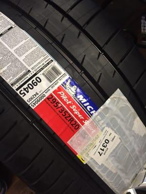 Michelin 295/35ZR20 Pilot Super Sport - 2014 Maserati GTS Rears - Michelin Pilot Super Sport 245/35R20XL 95Y Fronts