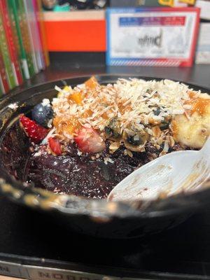 Açaí bowl small do not suggest this place at all