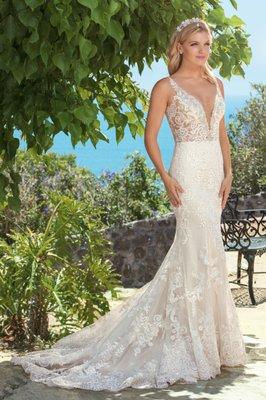 We love this Casablanca gown!