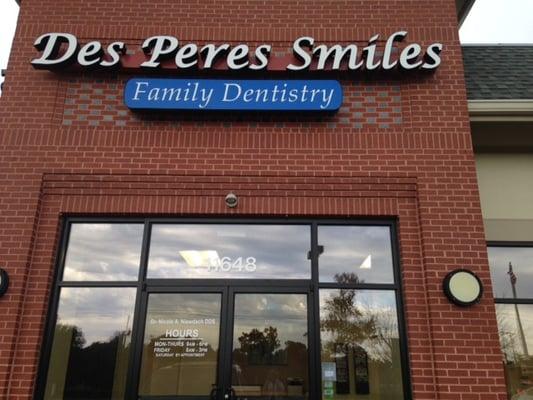 Des Peres Smiles