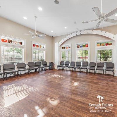 Kemah Palms Recovery Group Room