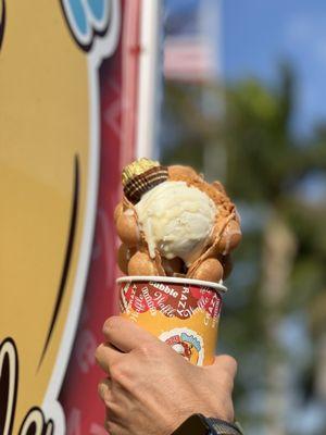 Crazy bubble waffle  coconut ice cream