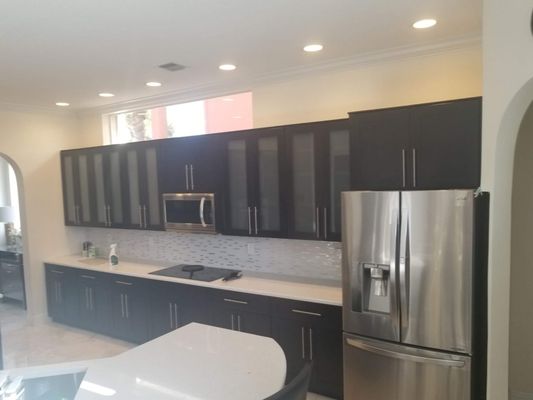 Kitchen Cabinets 42 inch with Snow-style Glass Door Glass Backsplash    Quartz Island and Counter top Remodel