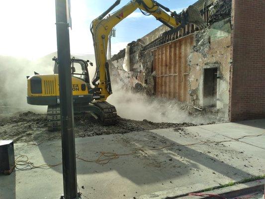 We can demolition small or big jobs