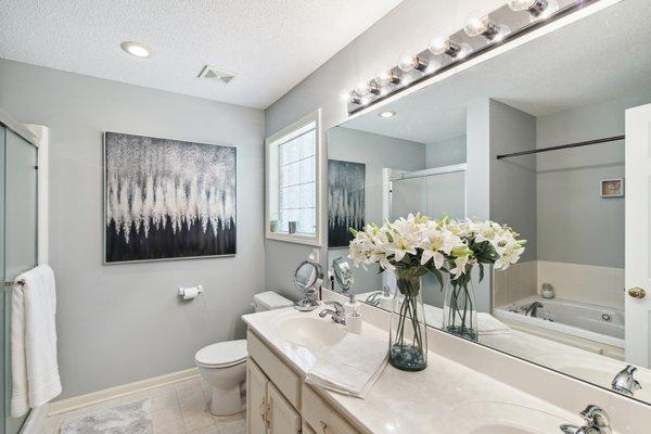 Master Bath with double sinks, shower, and jetted tub