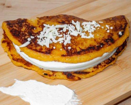 Cachapa con queso de mano