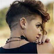 Woman's hair cut