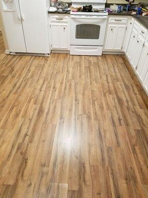 Tavern oak laminate from Lowes.