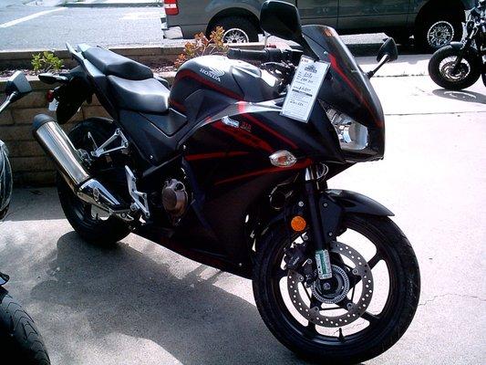 2019 cbr 300  621 miles only