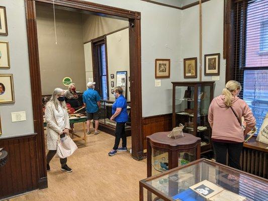 American Dutchess Visitors in the Women's Library Association Room and the Chicago Mill Room