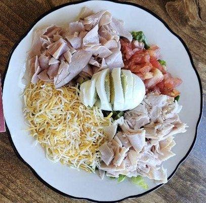 Finding a balance between a great tasting lunch and nutritious one can be difficult. Try our chef salad for a perfect balance.