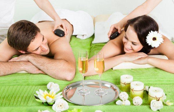 Enjoy Couple massage in one room