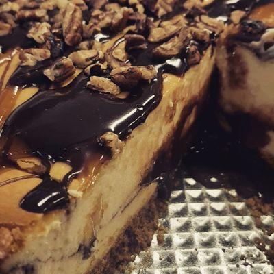 Turtle cheesecake - yum!