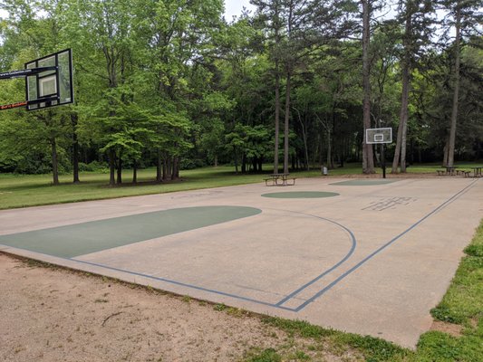 Sugaw Creek Park basketball